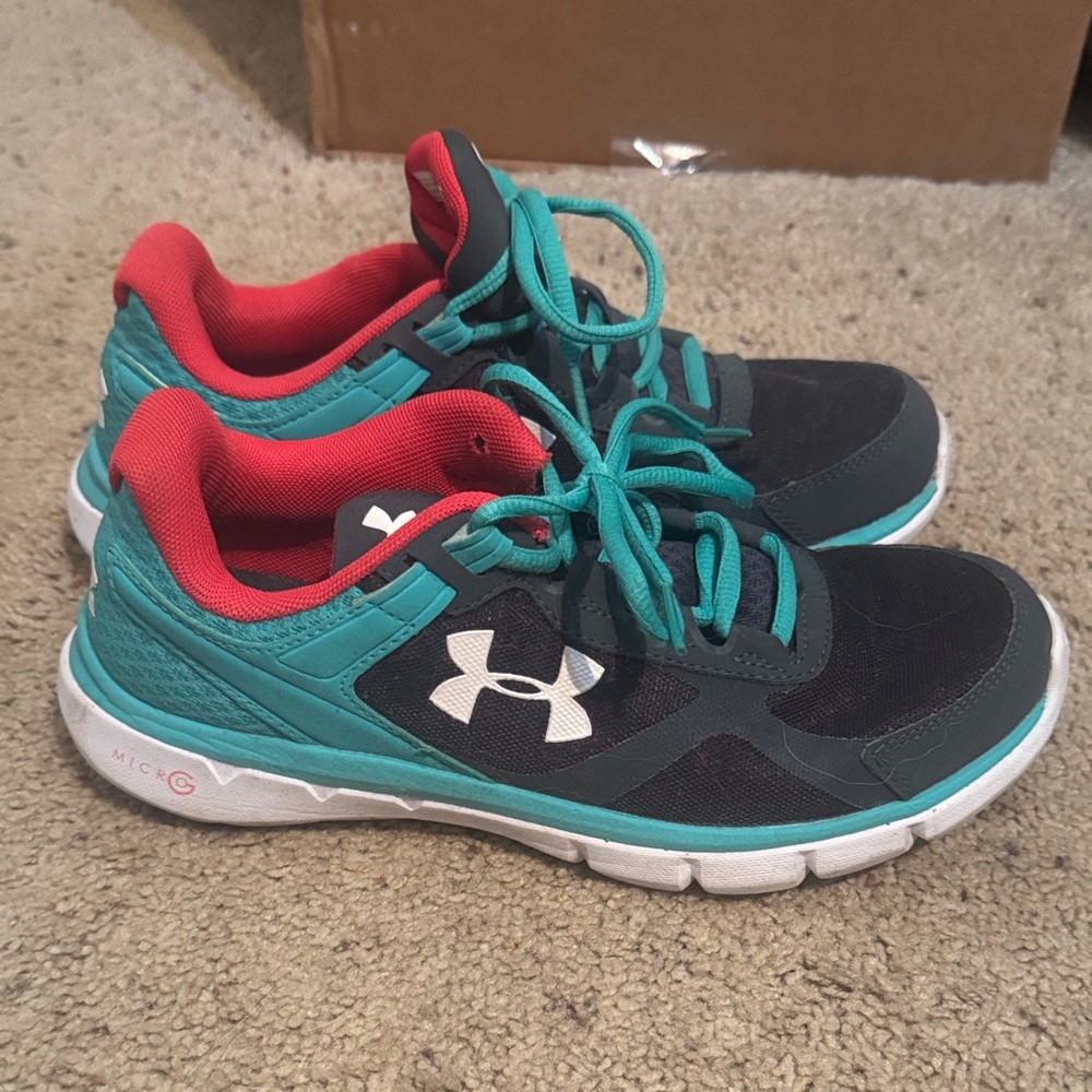Under Armour Teal and Black Running Shoes